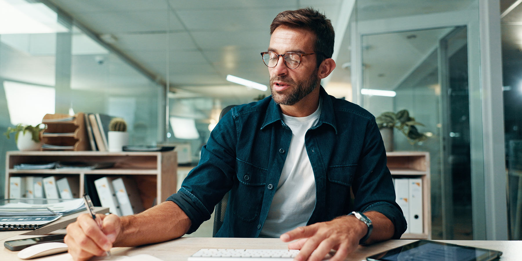 Building Supply Manufacturer workingon digital marketing channels and strategy