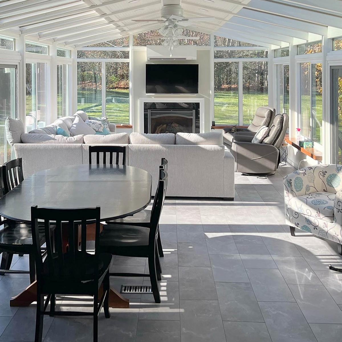 25Q3-W02-0714-BFH-HIP-Magazine-Article-Sunroom Ideas